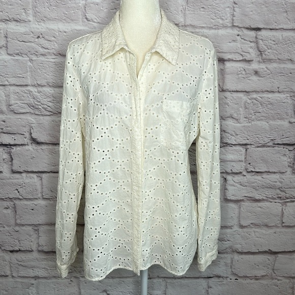 Diane von Furstenberg Eyelet Button Front Top - Picture 1 of 10